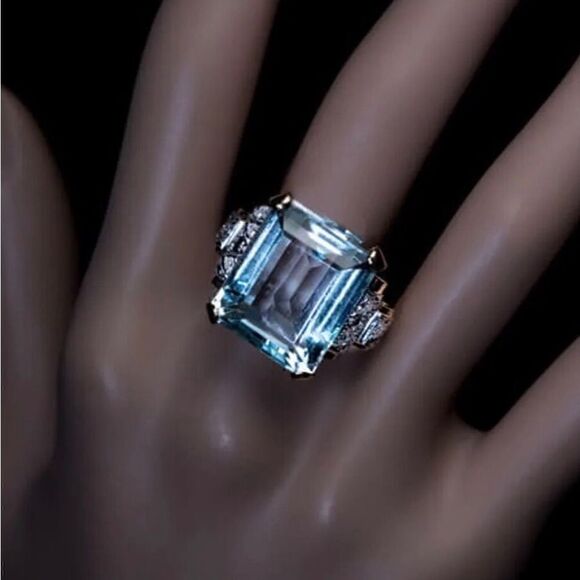 š·āBlueāgemstoneāprincessĀ cutāringāsizeā8āš· - Picture 3 of 4